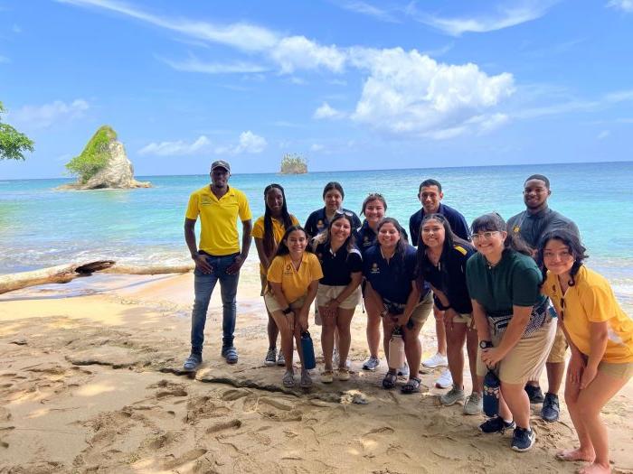 “无限领导力”项目的学生最近完成了赴牙买加的留学之旅